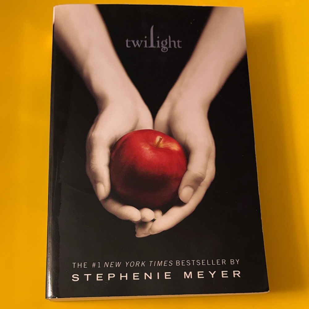 5/$5 Twilight Book by Stephenie Meyer softcover